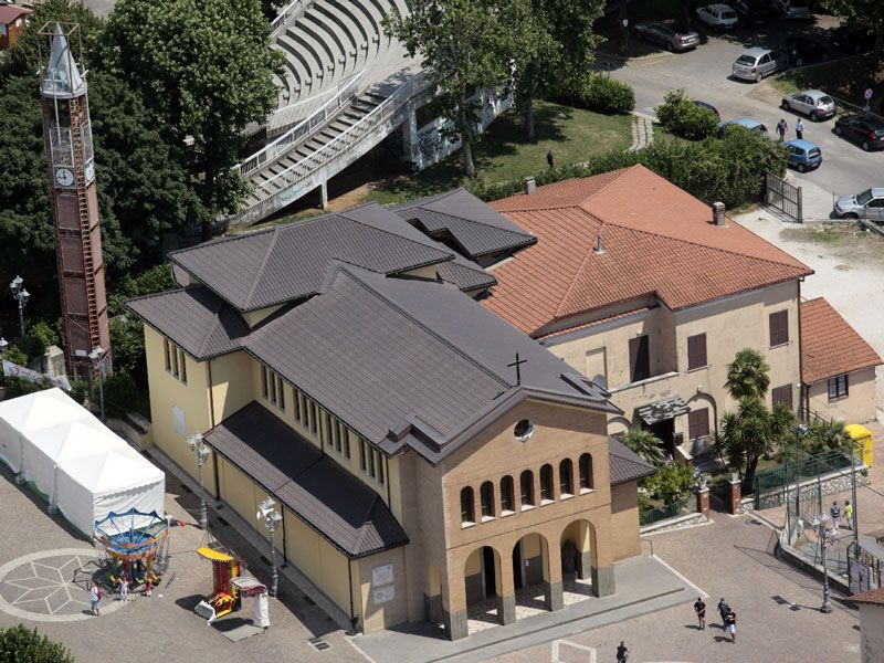 copertura chiesa con il Coppo di Alubel